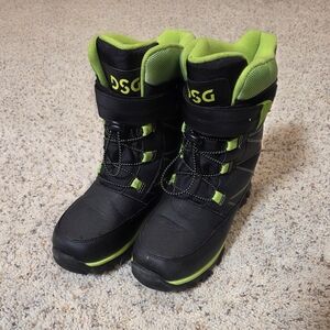 DSG Youth Black and Green Snow Boots, Mens Size 7